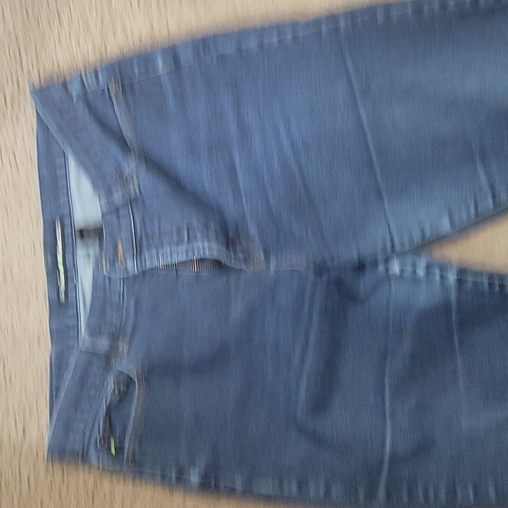 DKNY SOHO Denim Jeans - Picture 12 of 15